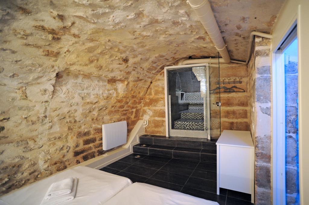 Unique Loft Apartment In Le Marais Paris Exterior photo
